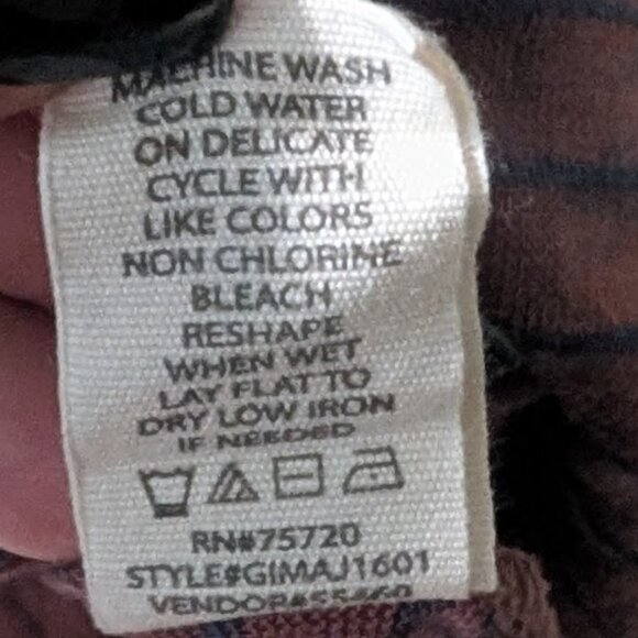 Gilded Intent | Women’s Striped Linen-Blend Tank Top – Made in Canada - Picture 8 of 8